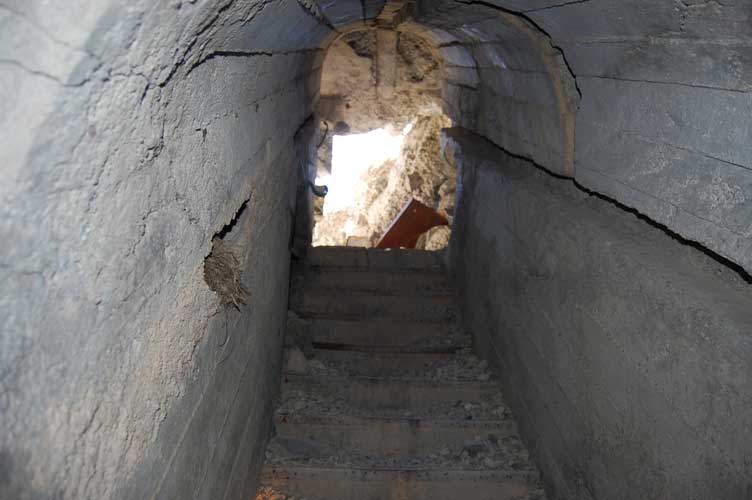 Termine della scala verso la casamatta