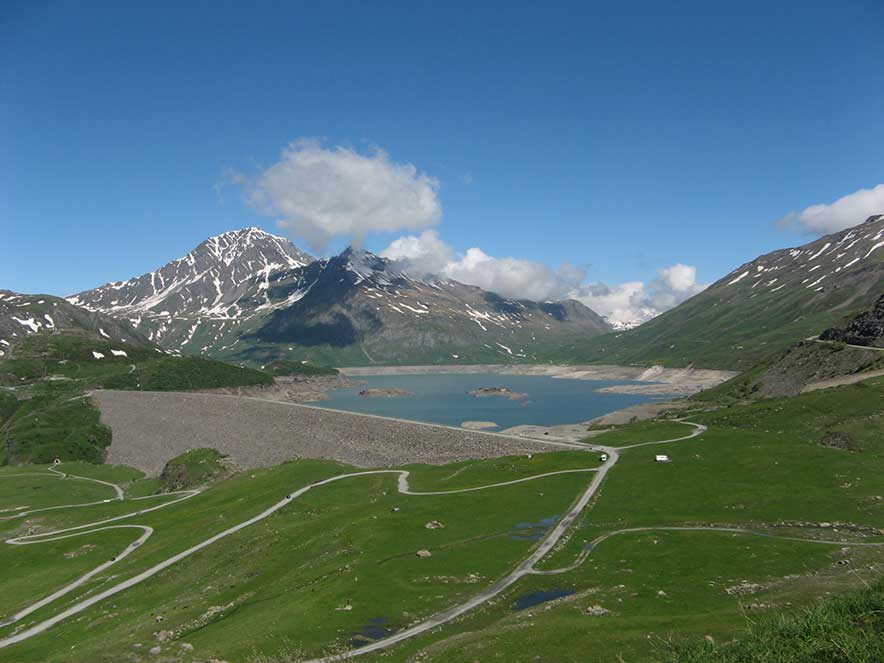 23 giugno 2013 Moncenisio-Le acque hanno ormai sommerso le vecchie dighe.Per ritornare in fondo al lago attenderemo la primavera del 2014