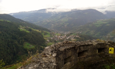 Tricena vero la val d'Isarco, più precisamente verso Gudon e poi Chiusa con il connvento di Sabiona