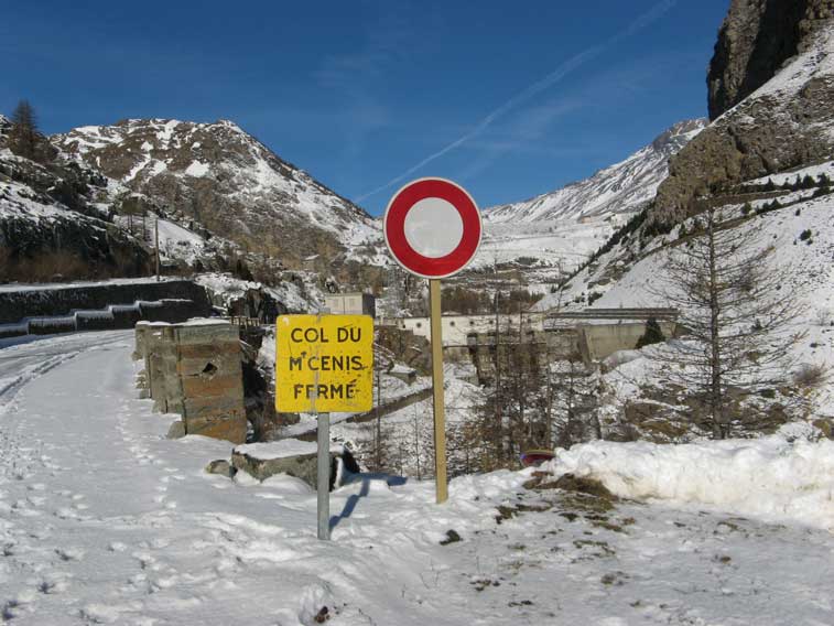 12 novembre 2013 Moncenisio-Per il valico inizia il lungo sonno invernale