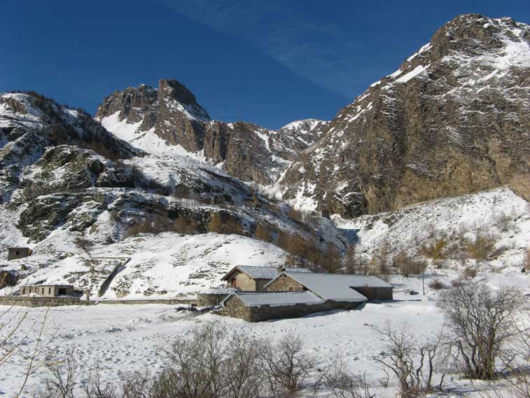 12 novembre 2013 Moncenisio-La cappelletta e l'alpeggio di San Nicolao alla piana omonima