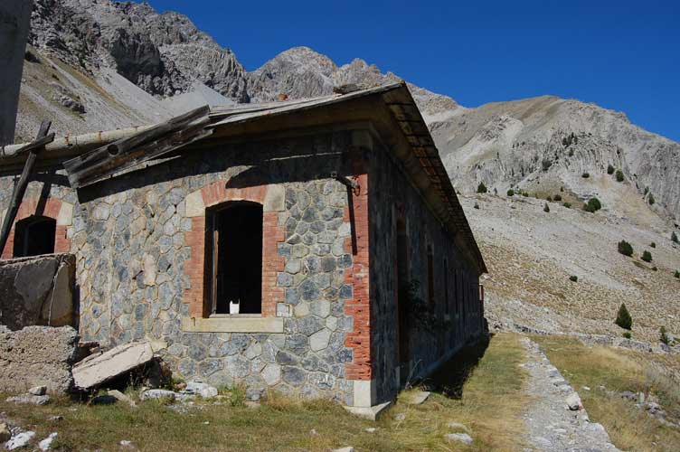 La facciata W della caserma