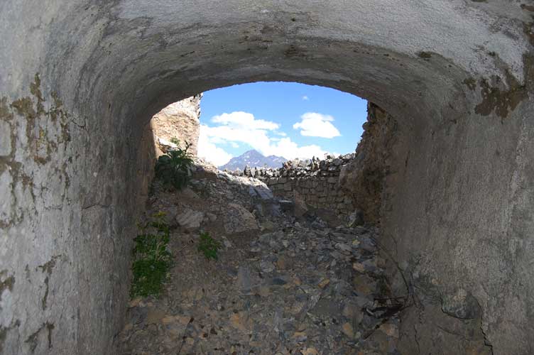 Ancora uno sguardo fuori e possiamo entrare iniziando la visita dalla postazione fotofonica