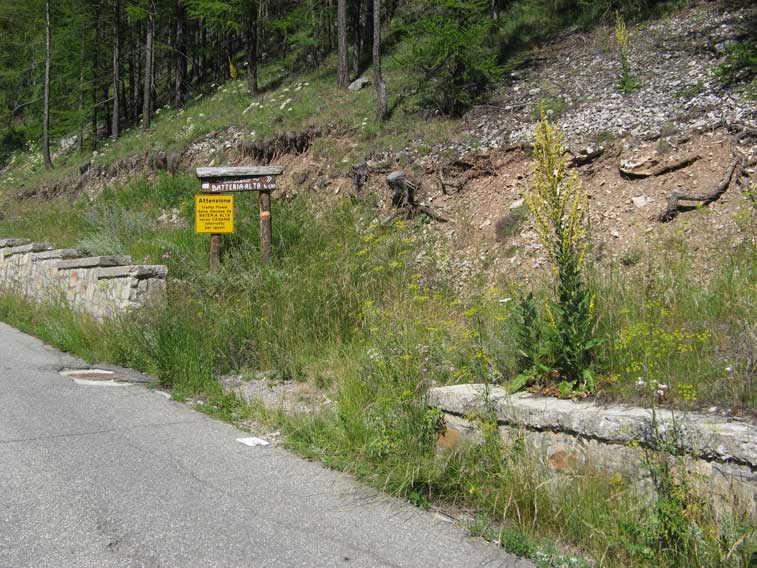 Claviere,lasciamo Via Dante e imbocchiamo il sentiero a dx verso il Petit Vallon