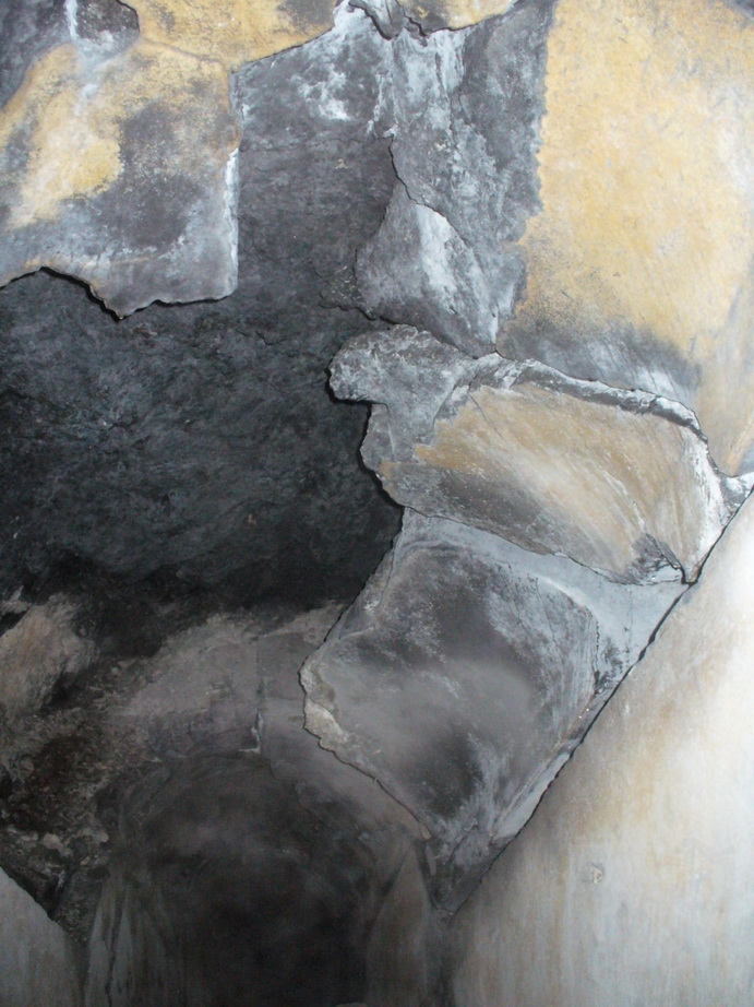 Volta crollata ma dipinta nel colore ocra