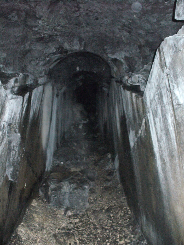 Scala ingombra di detriti