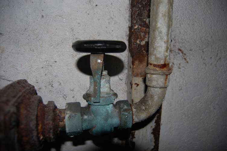 Particolare della valvola regolazione temperatura del termosiofone