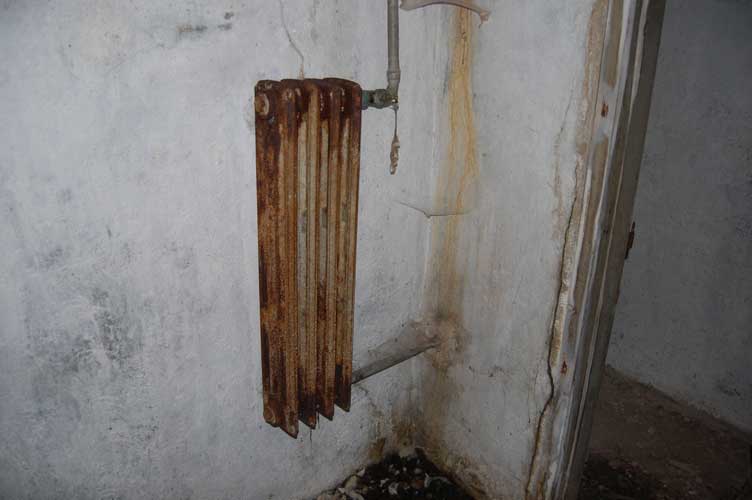 Termosifone presente nella stanzetta