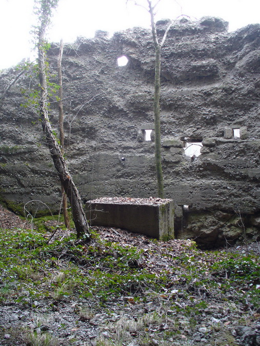 Basamento e muro di mascheramento