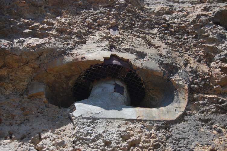 La presa d'aria e il relativo filtro posizionati all'esterno sopra l'ingresso S