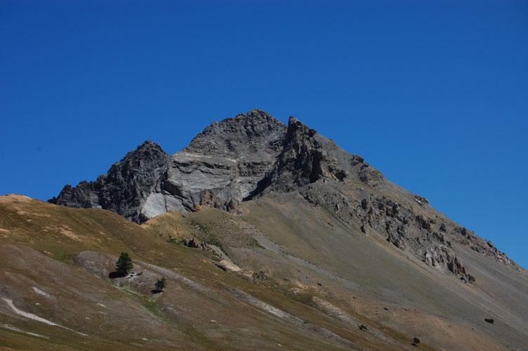 Il versante W della Guglia Rossa