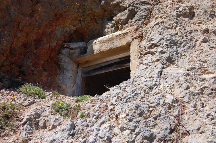 La medesima finestrella vista dall'esterno