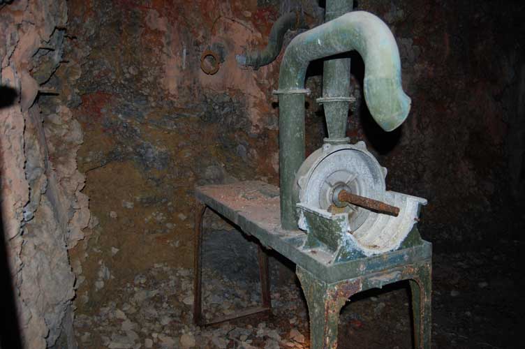 Il cavalletto con resti dell'impianto