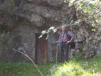 entrata postazione in caverna