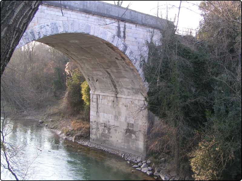 ponte ferroviario 300 mt dalla stazione