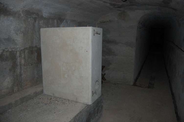 Zona di Bardonecchia-Serbatoio in eternit all'interno di un Centro