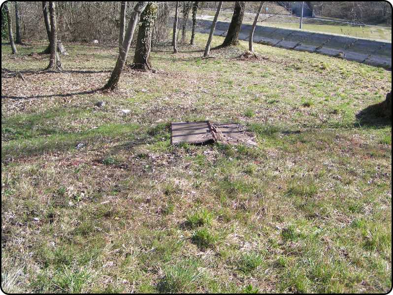 resti postazione fra canale e 1' ponte verso Avasinis