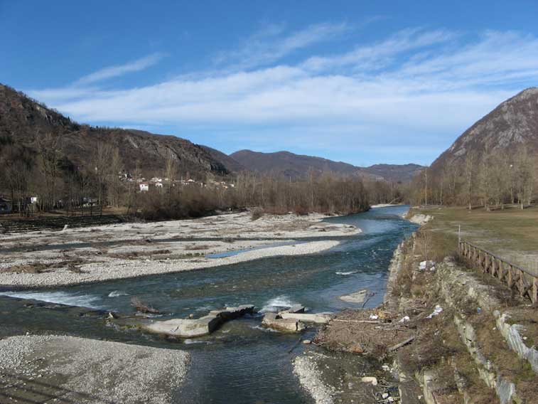 Dallo stesso ponte uno sguardo verso Moiola