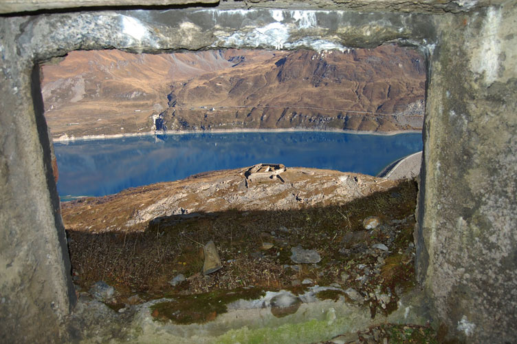 Il Forte Varisello visto da una cannoniera della Batteria B2