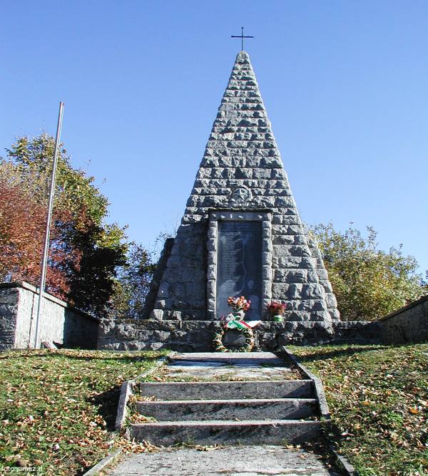 mon. caduti S. Volfango jpg.jpg