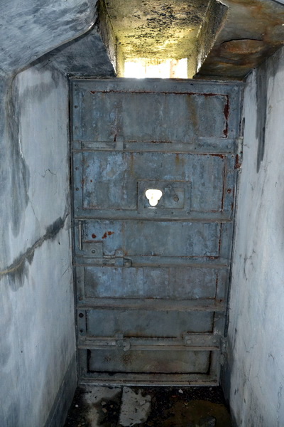Porta d'ingresso ancora in ottime condizioni grazie alla zincatura