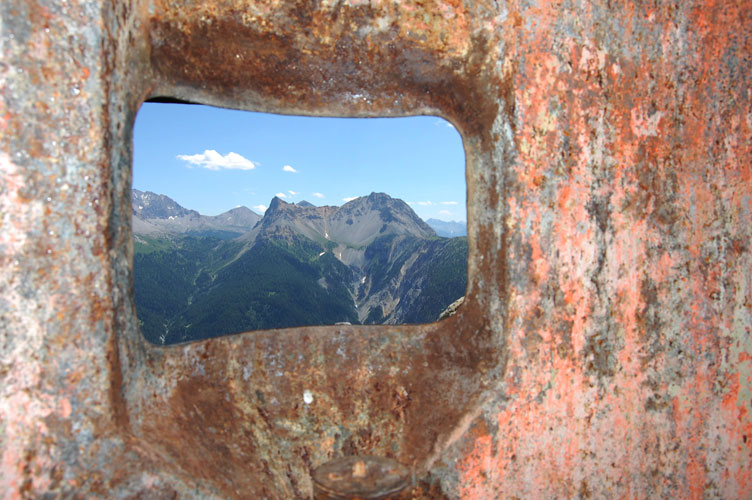 Bardonecchia-Il gruppo Guglia del Mezzodì-Cima della Sueur visto dall'osservatorio della Batteria B3