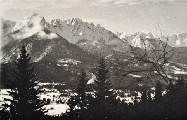 Panoramica della Piana di Fusine Laghi scattata dalla cresta del M.te Cavallar.