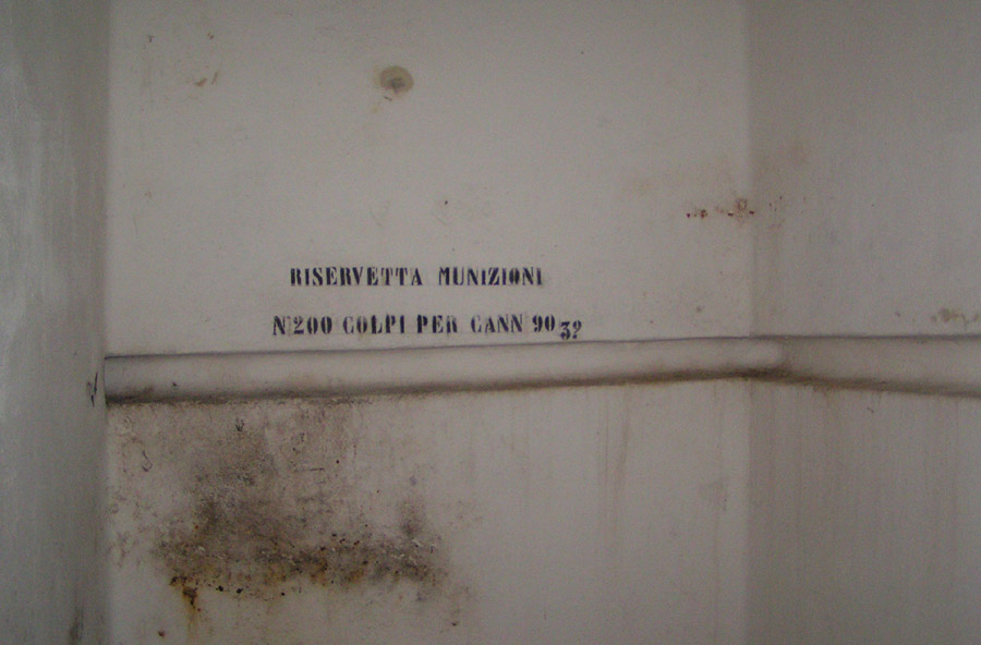 deposito.munizioni.x.9032-0683.jpg