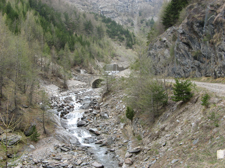 Ci avviciniamo al ponte sul Rio Secco
