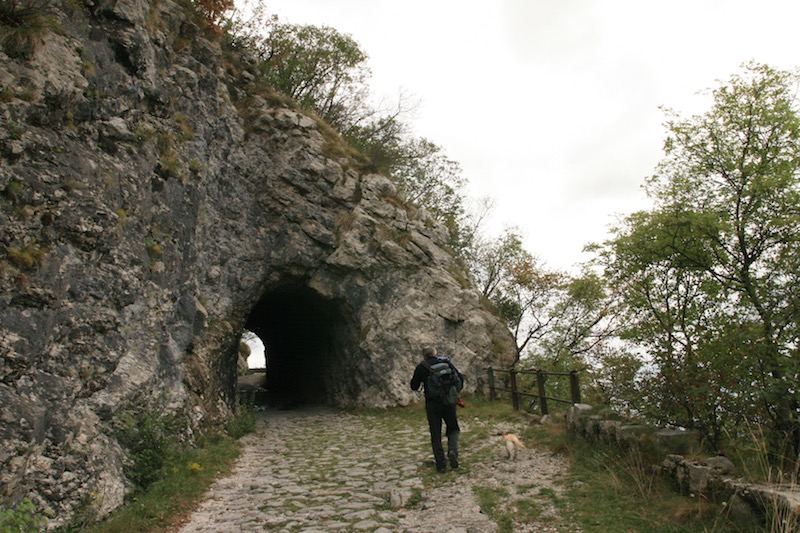 galleria sulla strada verso la Sella di Sant. Agnese