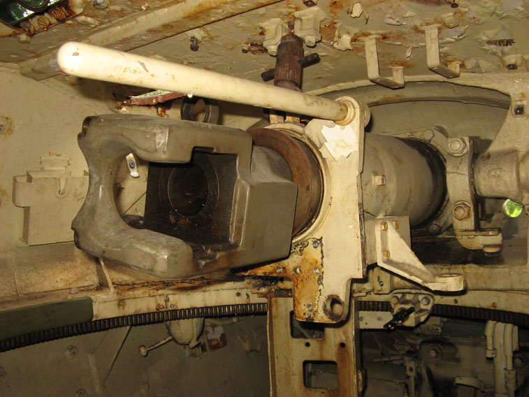 L'interno della torretta del carro M24 di Nauders