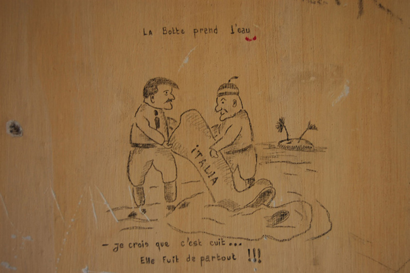 Disegno rinvenuto sulla parete di una baracca al villaggio militare francese di La Cochette