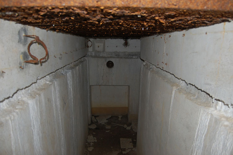 Centro 22-Putrelle arrugginite