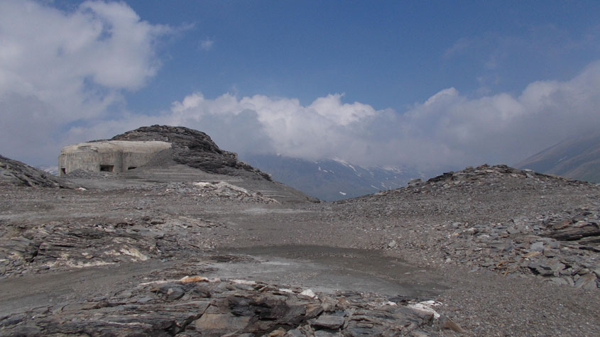 28 maggio 2016 Moncenisio fondo lago-Il malloppo mitragliatrici del Centro 18