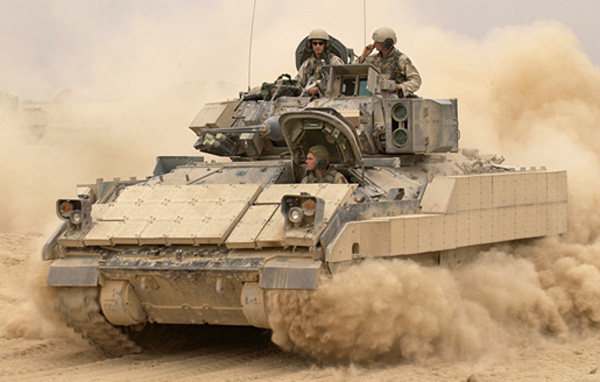 carro.bradley,con.sistema.protettivo.jpg