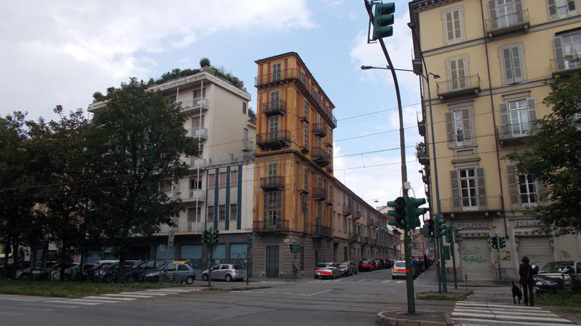 Torino 3 giugno 2016-Il lato maggiore della casa &quot;Fetta di Polenta&quot;