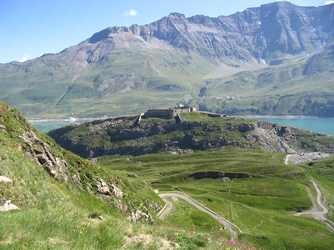 Il Forte Varisello e la strada