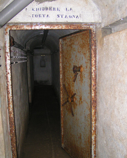 corridoio di accesso arma