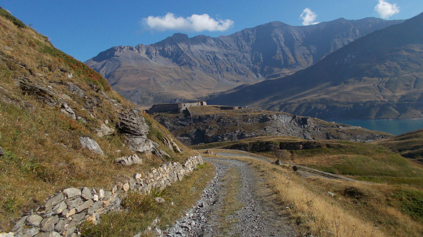 Il Forte Varisello visto dalla strada