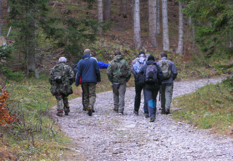 Il gruppo compatto inizia l' avventura