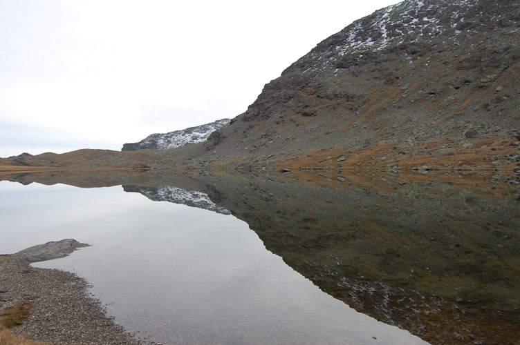 Moncenisio-Riflessi autunnali al lago Savine