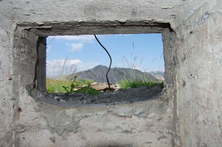 Vista sullo Janus dalla postazione ubicata sopra l'opera Maginot di Gondran E