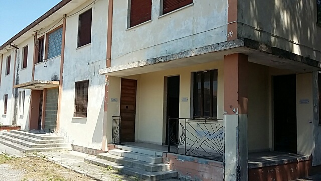 I - Palazzina comando.jpg