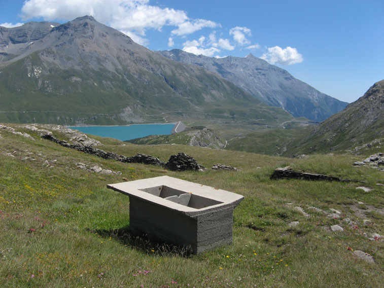 Il lavabo ancora presente
