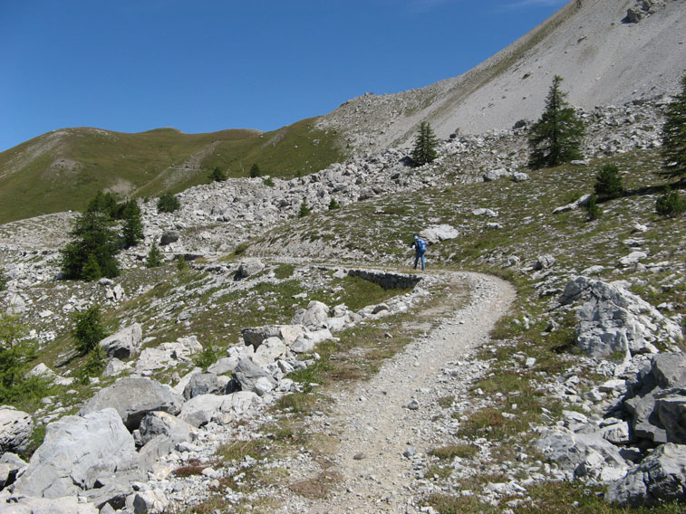 La strada nei pressi del Col des Acles