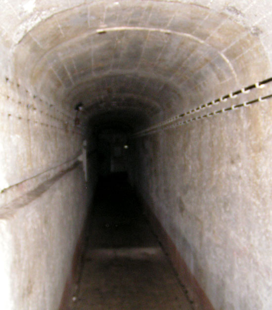corridoio verso arma P.1  e camerata
