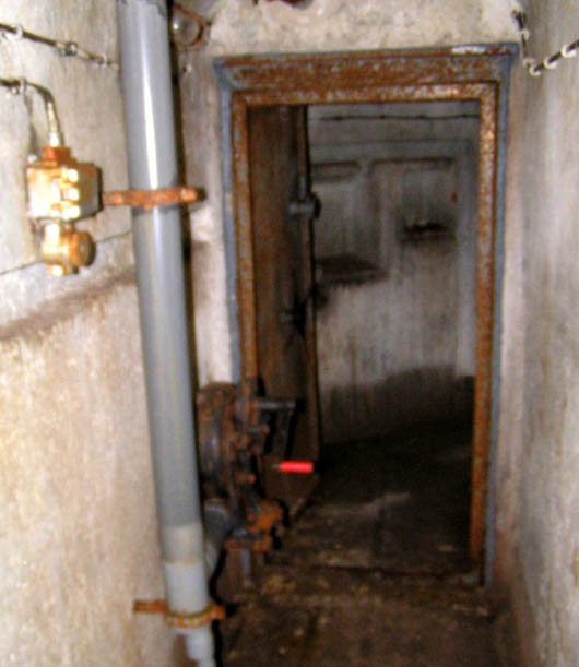 feritoia post. M.3  x Breda 47