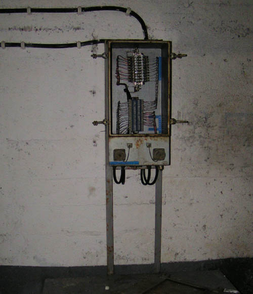 i resti della centralina telefonica
