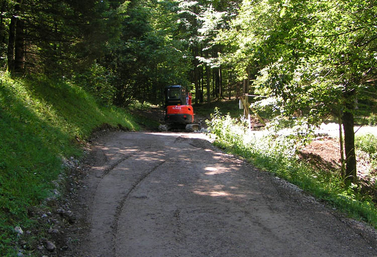 strada in rifacimento