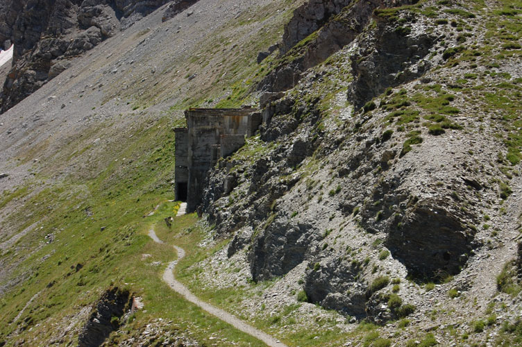 Accesso alla caserma